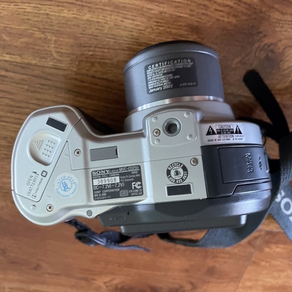 Sony CD Mavica Digital video/ Camera with CD-RW - Picture 13 of 16